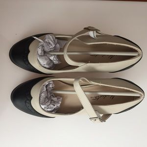 ModCloth Spectator Heels